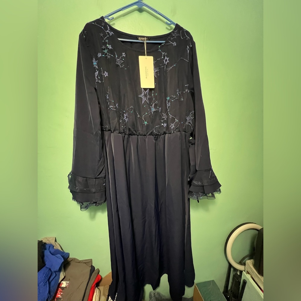 Bloomchic size 22/24 blue midi dress with sequin stars on it new with tags